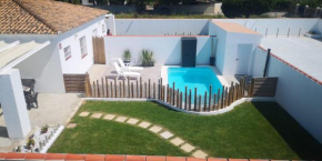 LA PALAPA alojamientos con piscina privada y cerca del mar, mire las fotos y elija el suyo, le esperamos Chiclana De La Frontera